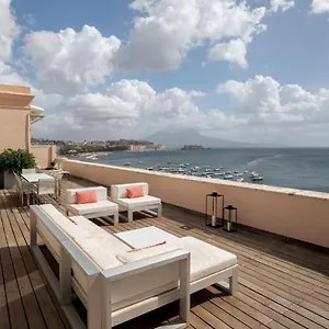 Caracciolo 13 Rooftop&suites Napoli